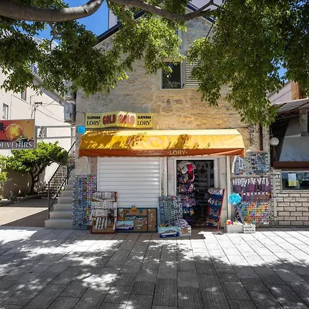 Apartments Lory,On Promenade,Beach Nikolina,Wifi,Parking