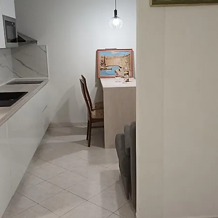 APARTMENT LORY- BRAND NEW ,ON SEA PROMENADE,BEACHFRONT,GARAGE,WiFi,TERRACE OVERLOOKING SEA Apartment
