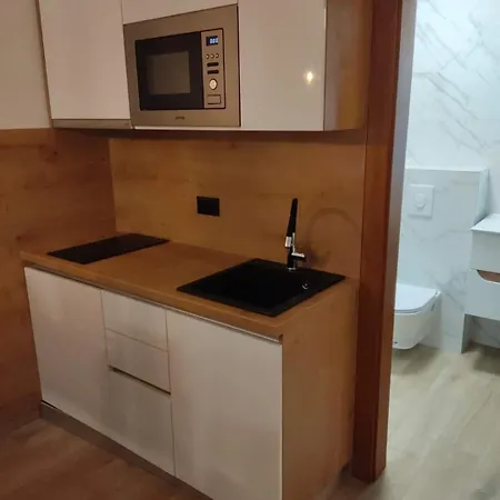 APARTMENT LORY- BRAND NEW ,ON SEA PROMENADE,BEACHFRONT,GARAGE,WiFi,TERRACE OVERLOOKING SEA